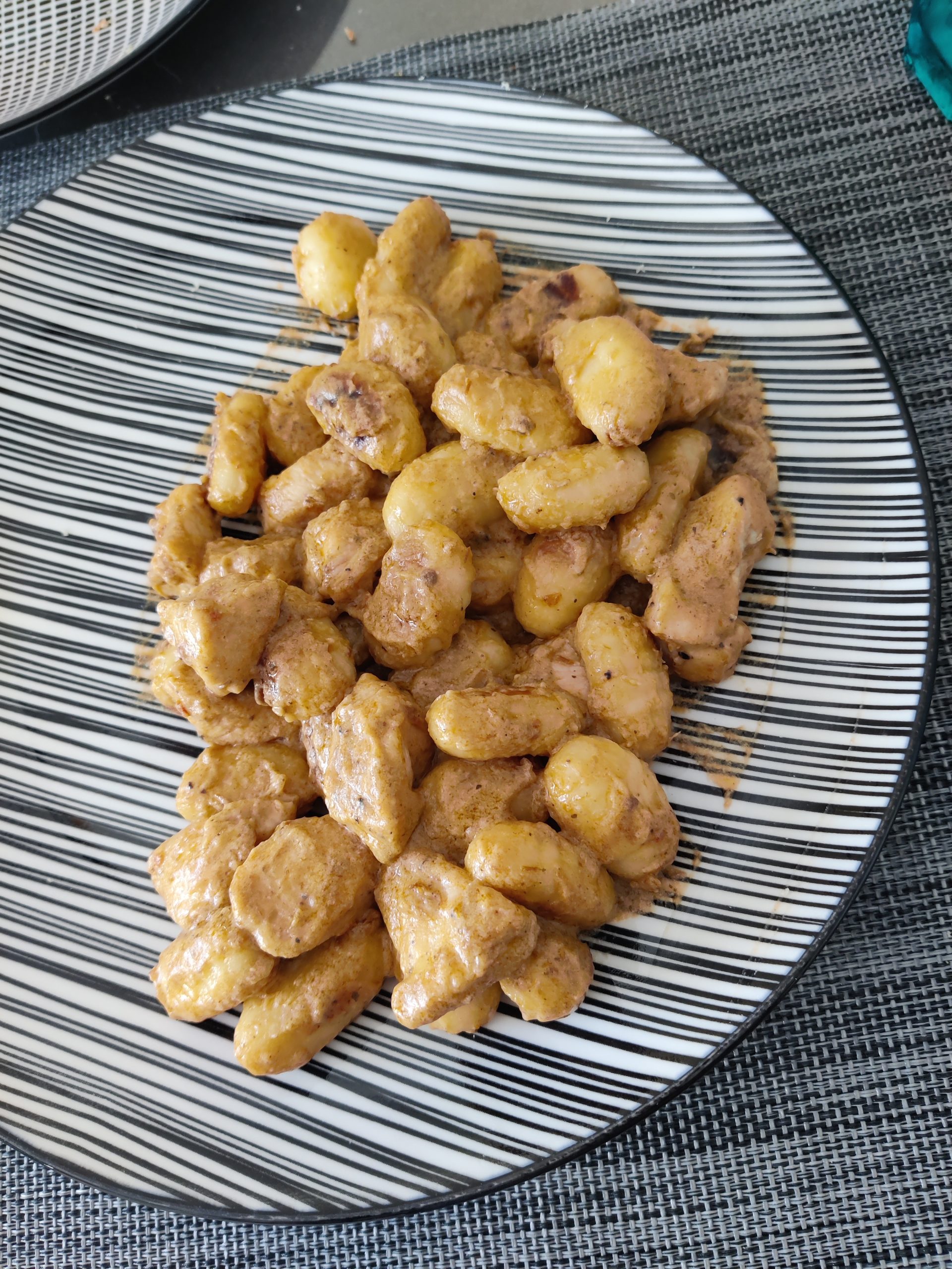 Poulet Gnocchis Pesto Rouge